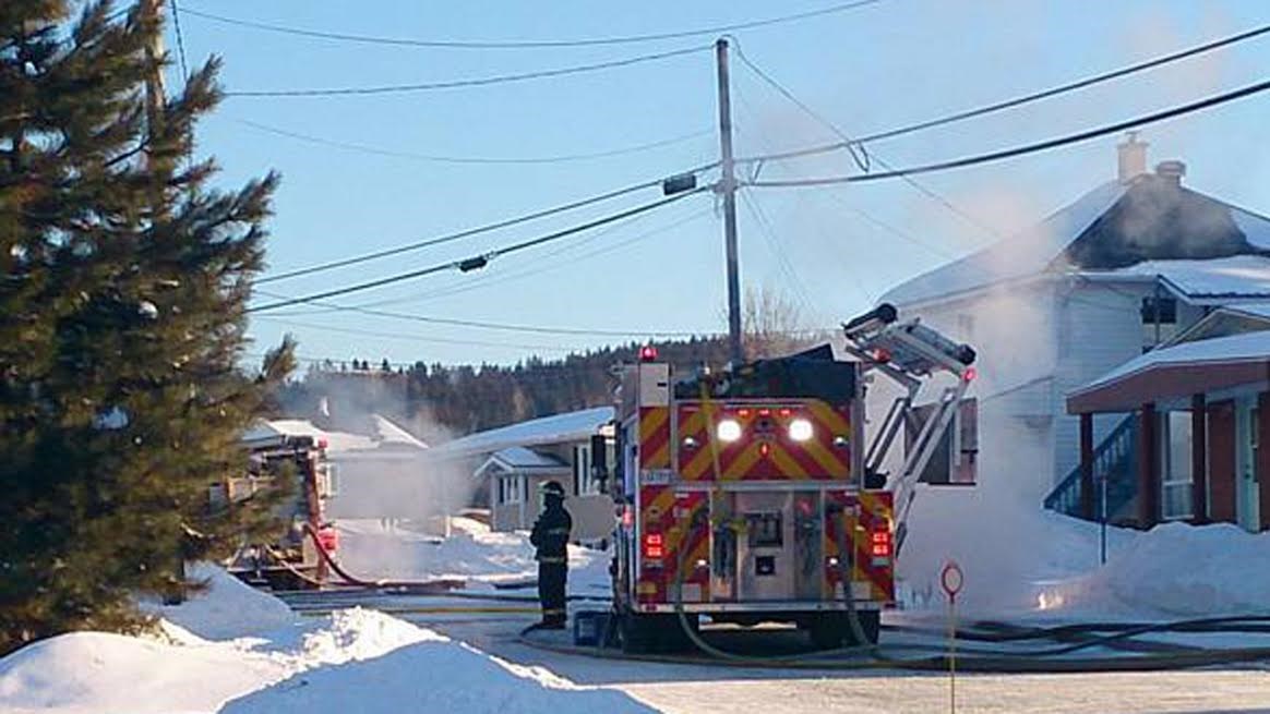 Une résidence complètement détruite par les flammes à Notre-Dame-des-Pins