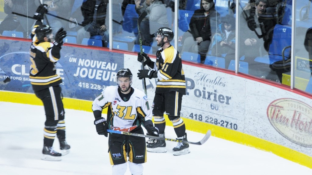 Kevin Cloutier devient le meilleur marqueur de l'histoire dans une défaite