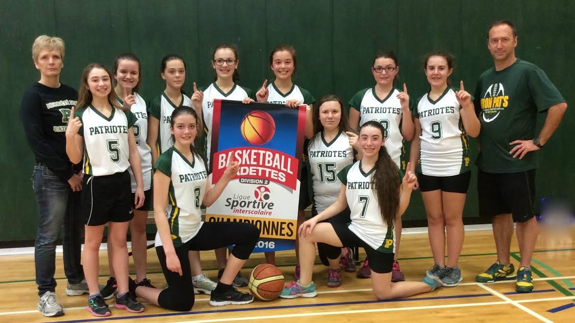 Les Patriotes 1 de la polyvalente Bélanger remportent la finale de basketball cadet féminin en division 2