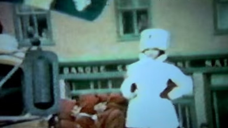 Normand DeLessard présente la parade du Carnaval de Saint-Georges en 1960