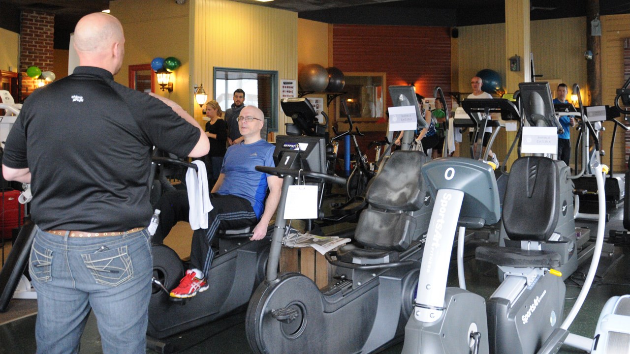 Les Surbookées du désert amassent des fonds lors d'un cardio-thon au Centre Tonus
