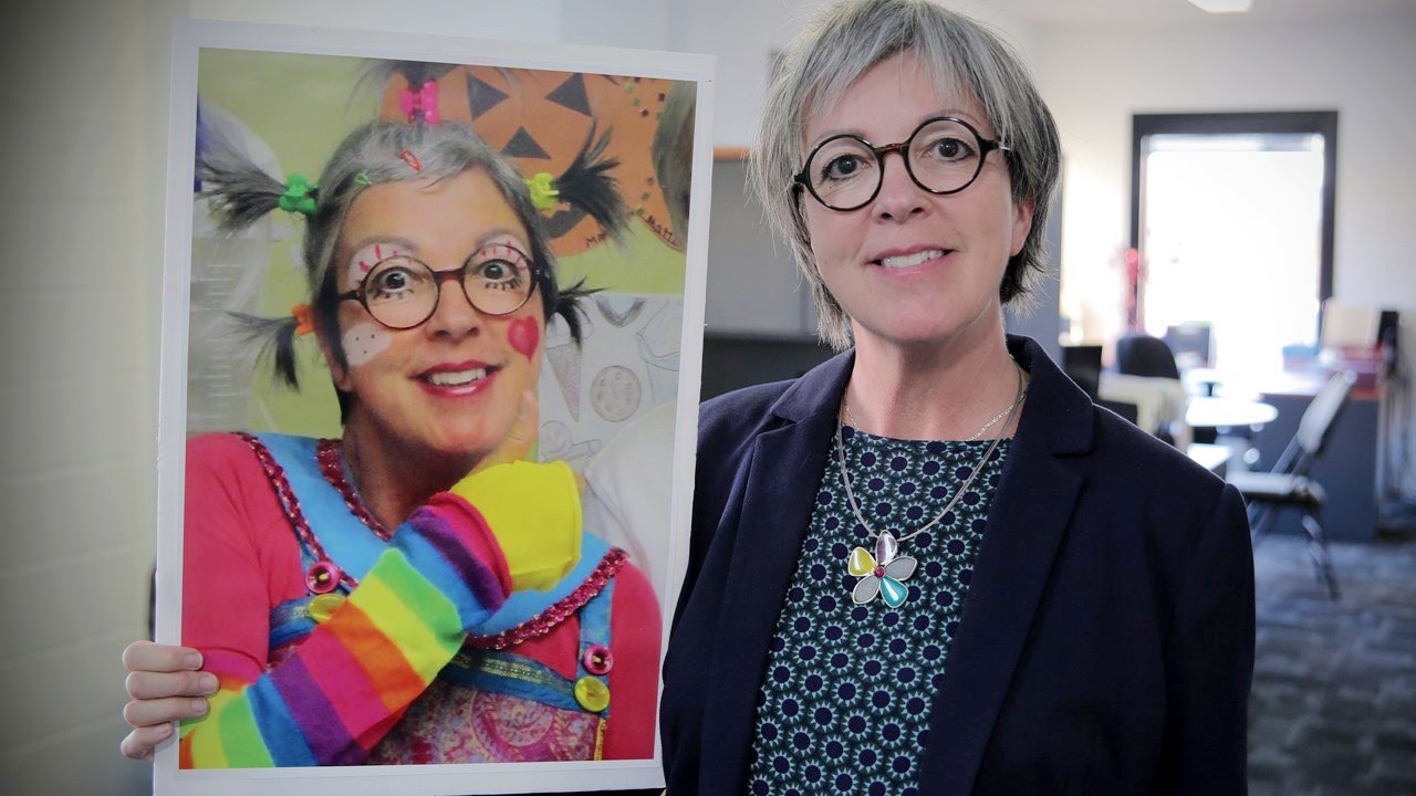 Marcelle Houde, connue également sous les traits joyeux de Matante Maricelle, demande l’appui de la population.