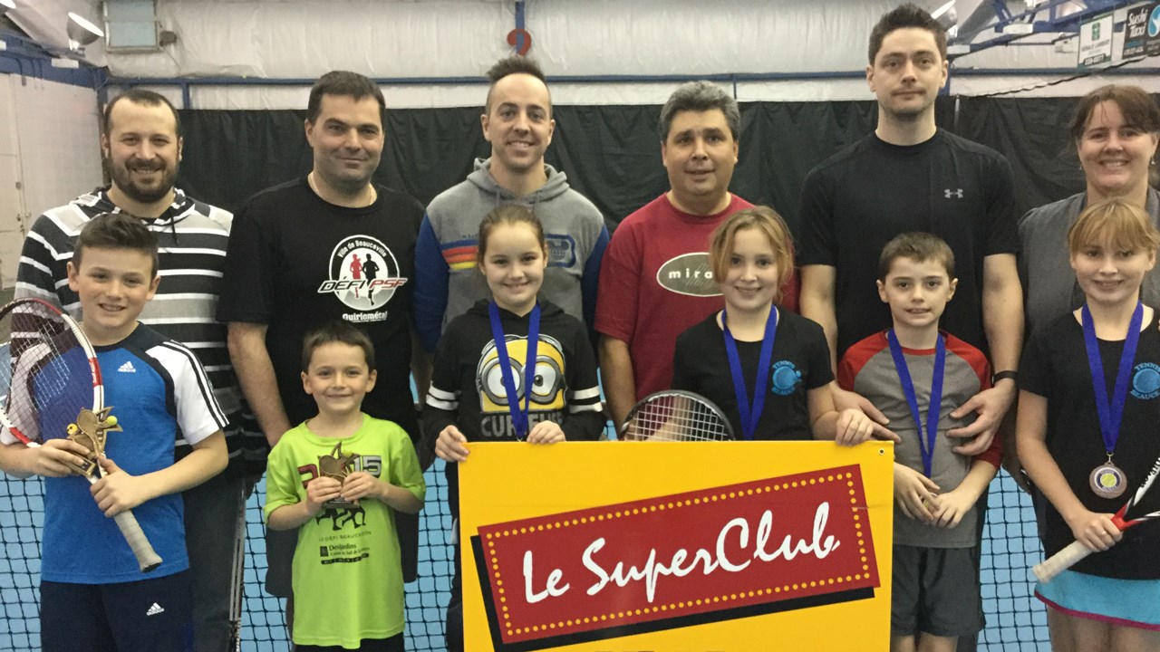 De gauche à droite, gagnants du tournoi : Xavier et Steeve Lessard, Émile et Éric Laflamme
Médaille d'argent : Alysson et Cédric Patry, Mélodie et Michel Morin
Médaille de bronze: Frédéric et Éric Mercier, Lydia Morin et Nancy Gilbert