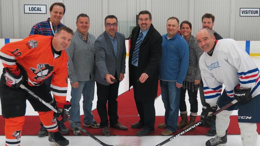 Denis Lafontaine, Carl Poulin, Steve Gosselin, président d'honneur, Daniel Paré, président-directeur-général du CISSS de Chaudière-Appalaches, madame Marie-Claude Bélanger et monsieur François Poulin.