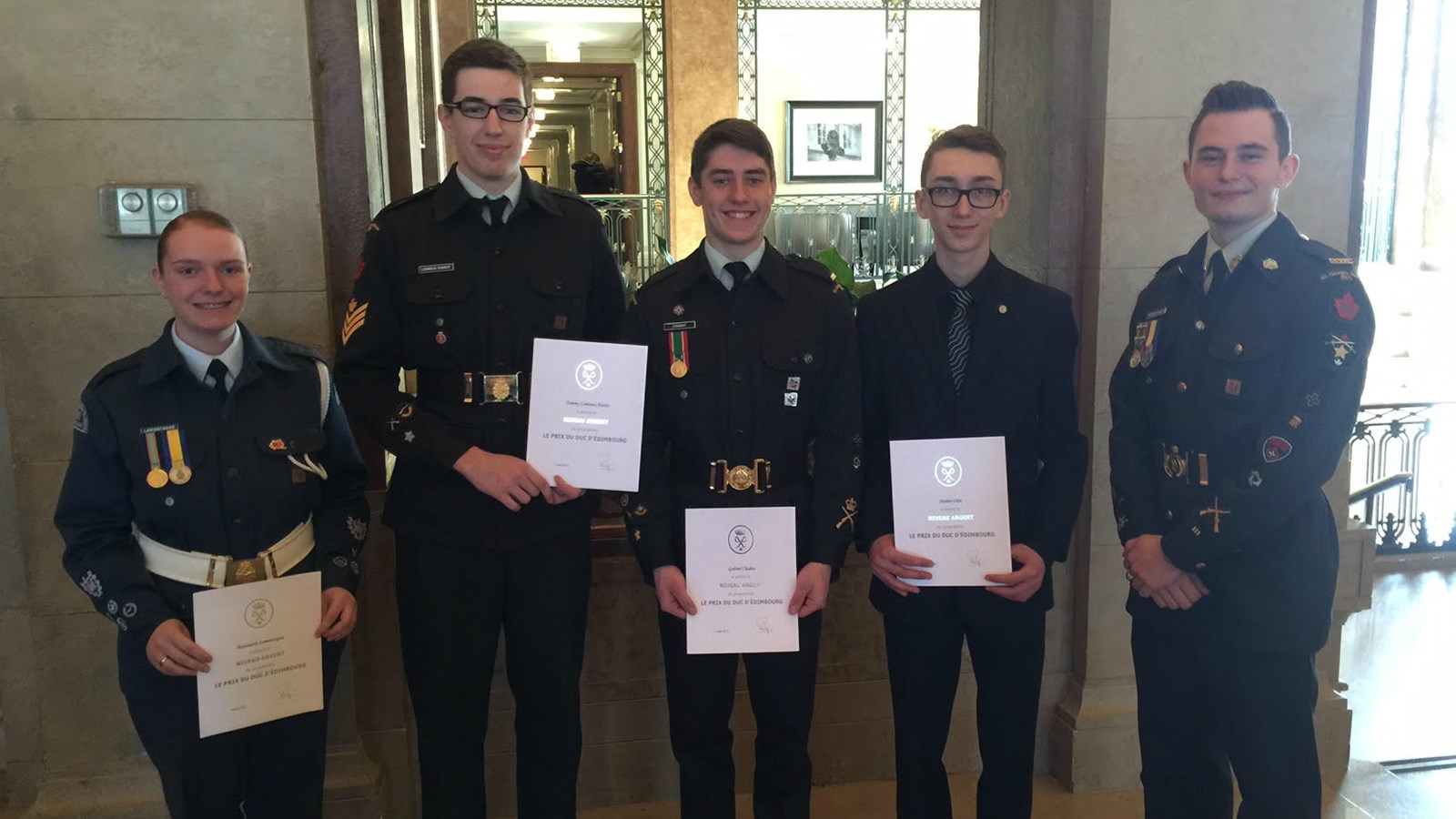 Rosemarie Lamontagne, Tommy Lemieux-Hardy, Gabriel Chabot, Jordan Côté et l'adjudant-chef Thomas Morin-Cabana