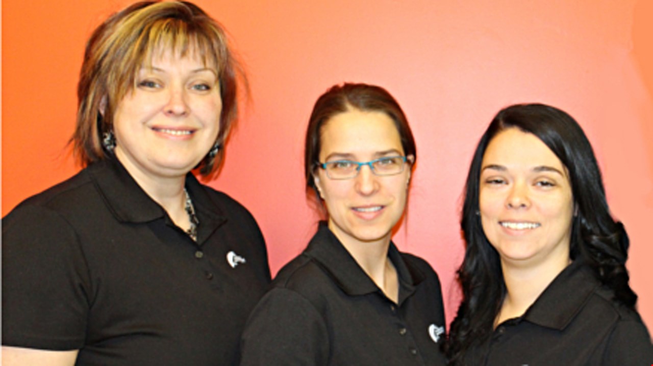 De gauche à droite: Dany Plante, conseillère en emploi, Karine Normandeau et Marie-Claude Goulet, conseillères d’orientation du Carrefour jeunesse-emploi de Beauce-Sud.