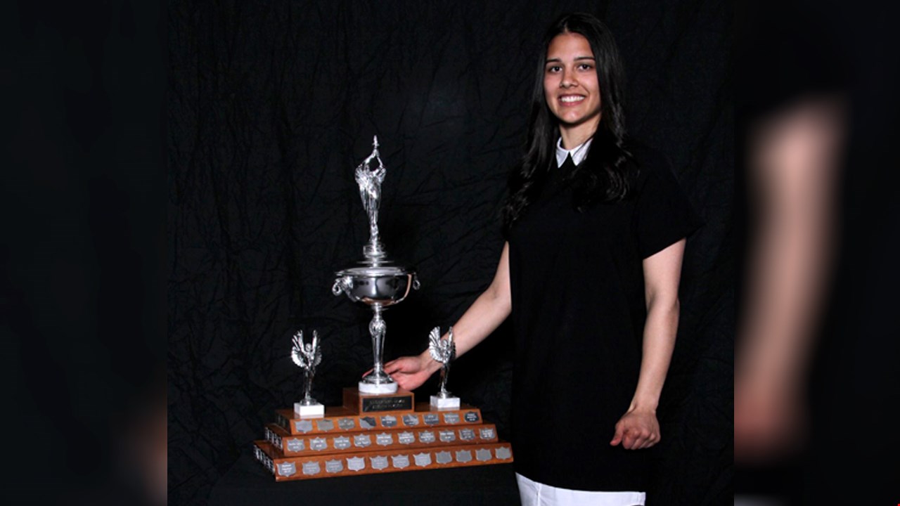 Catherine Dallaire fait partie de l’équipe de basketball de l’établissement scolaire ainsi que celle de rugby à sept joueuses. Elle fait également partie du comité sportif du Cégep.