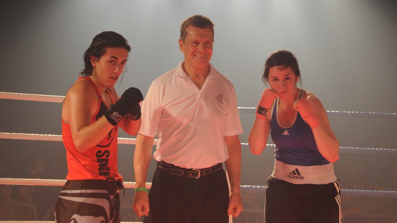 Vicktoria Pons (en rouge) s'est mesurée à Bianca Fournier (en bleu) lors du deuxième affrontement de la soirée.