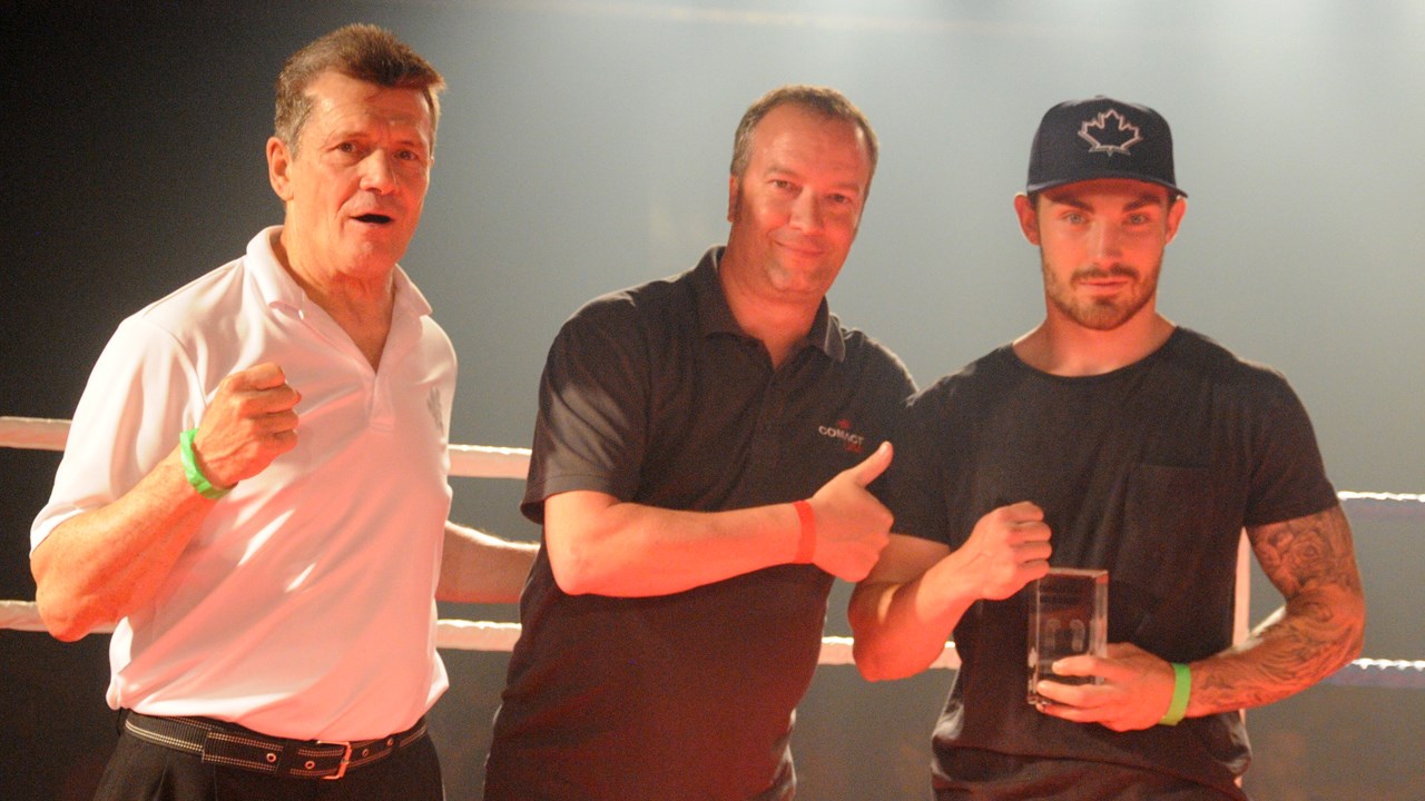 Victoire percutante d'Hubert Poulin lors du Gala de boxe Dooly's