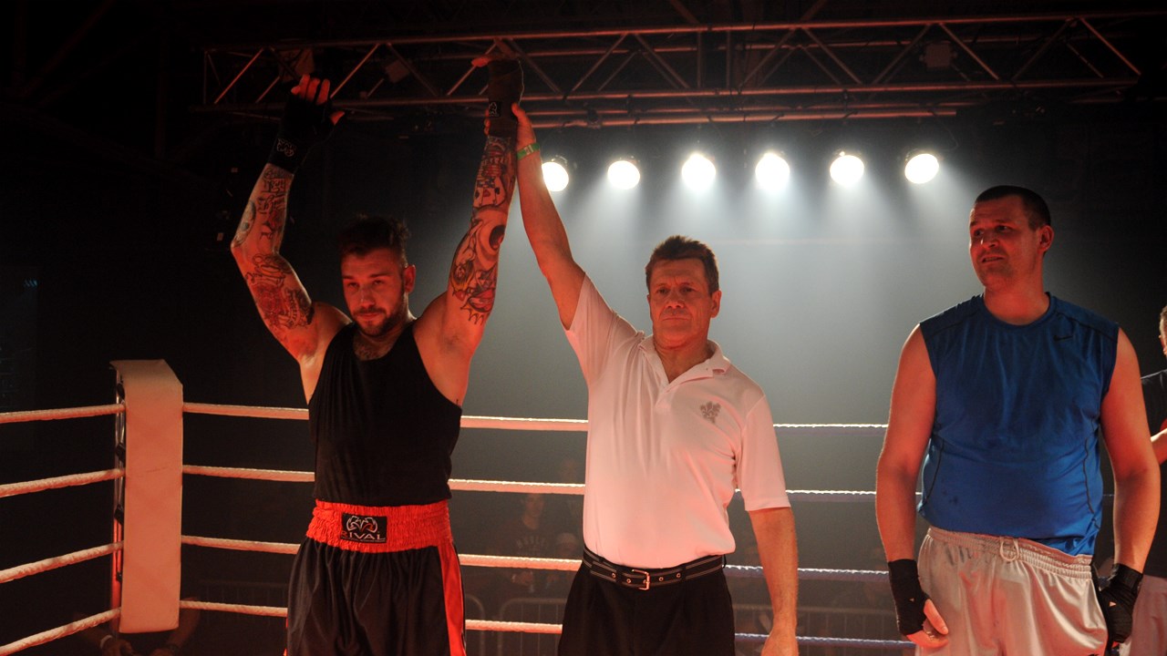 Victoire percutante d'Hubert Poulin lors du Gala de boxe Dooly's