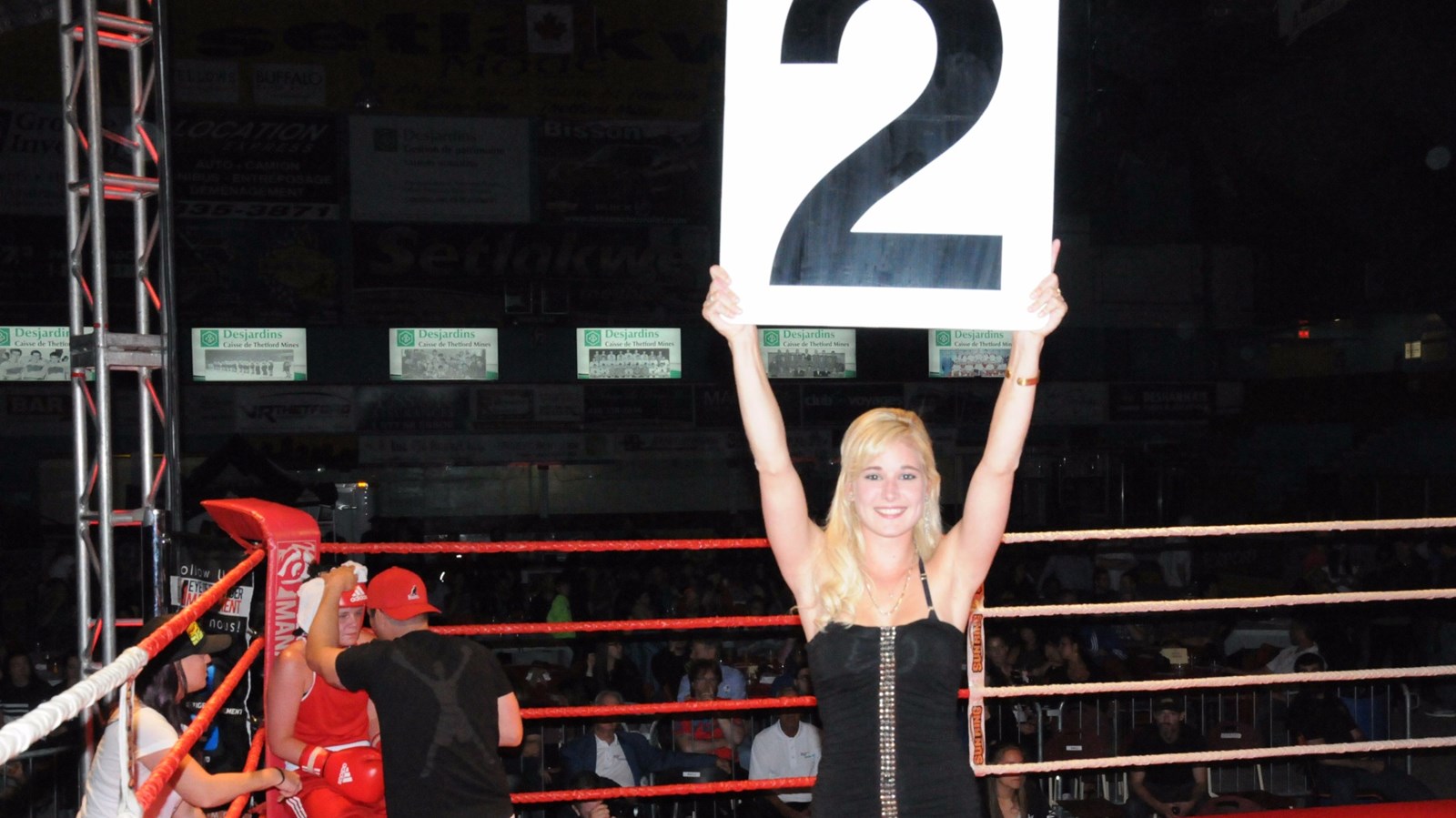 Kimmy St-Pierre l'emporte par TKO face à Pierre-Luc Martel