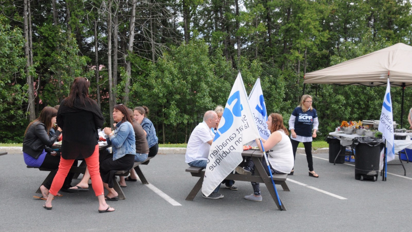 Le SCFP manifeste à Saint-Georges pour se porter à la défense des CLSC