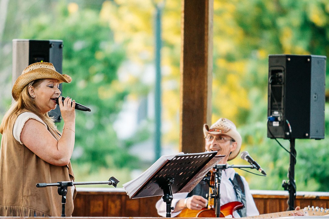 Récital georgien : Francine et Raymond ont fait danser l’arboretum