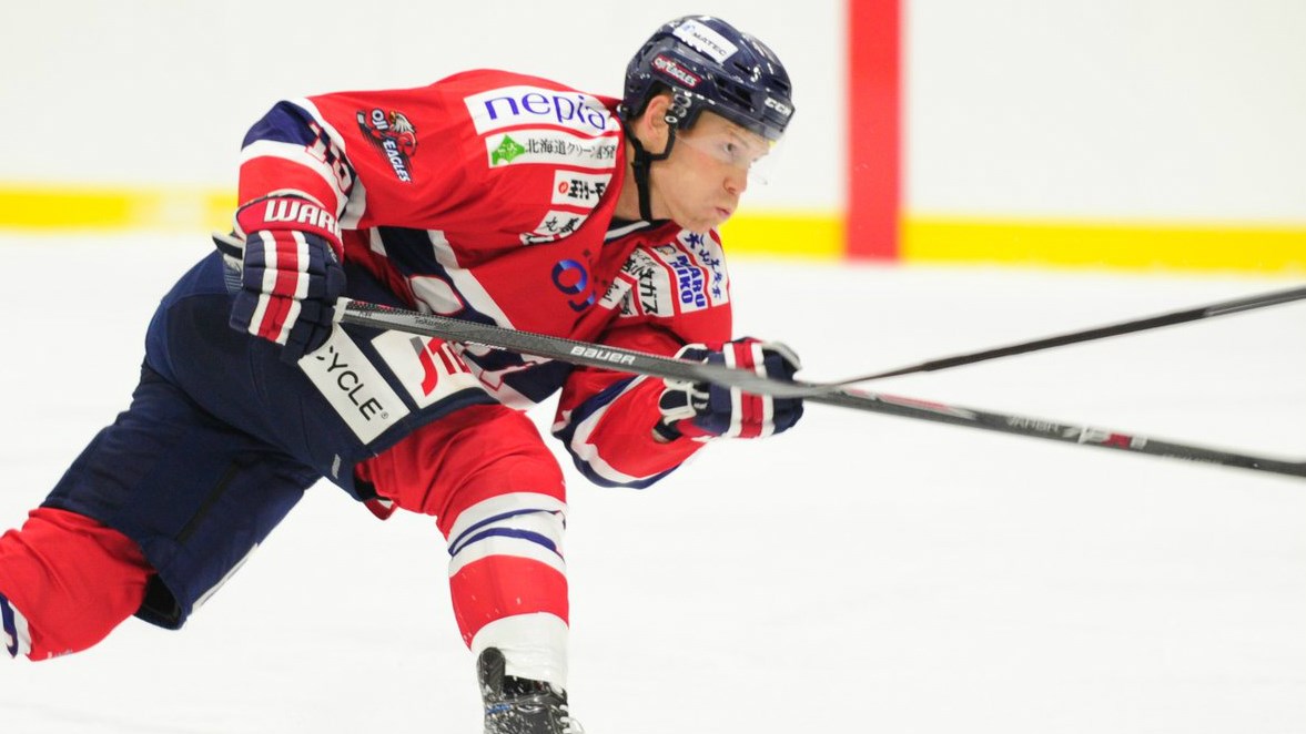 Stéphane Veilleux prolonge son entente avec les Oji Eagles