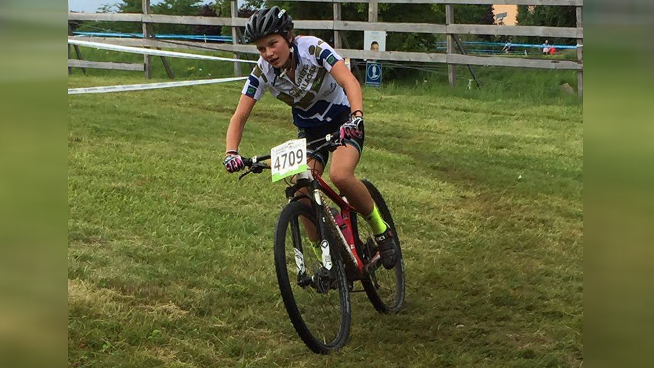 Marianne Théberge a reçu la médaille d’argent lors du sprint en cyclisme sur route chez les cadets.