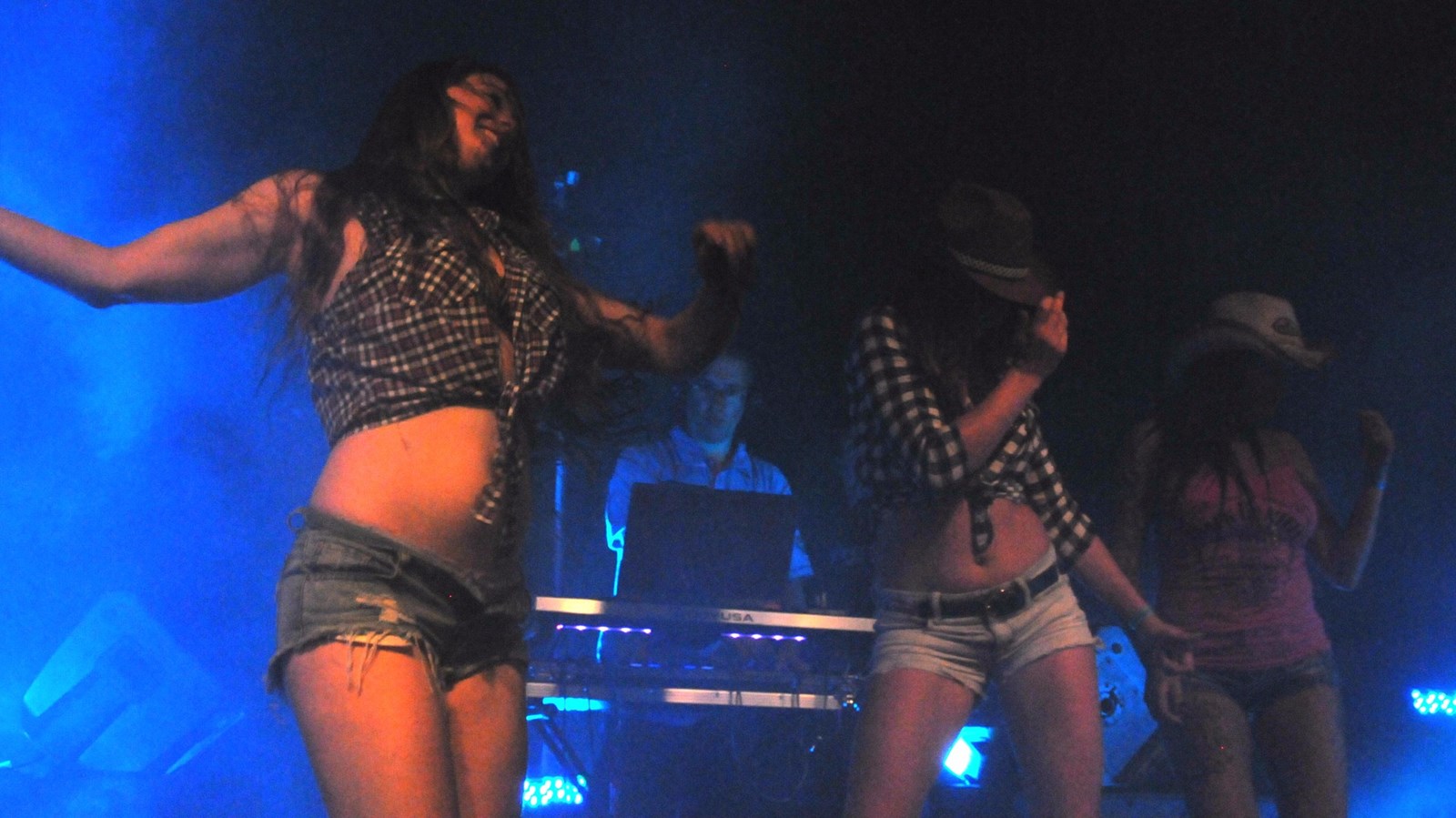 Le Coyote Ugly Party met le feu à Saint-Victor