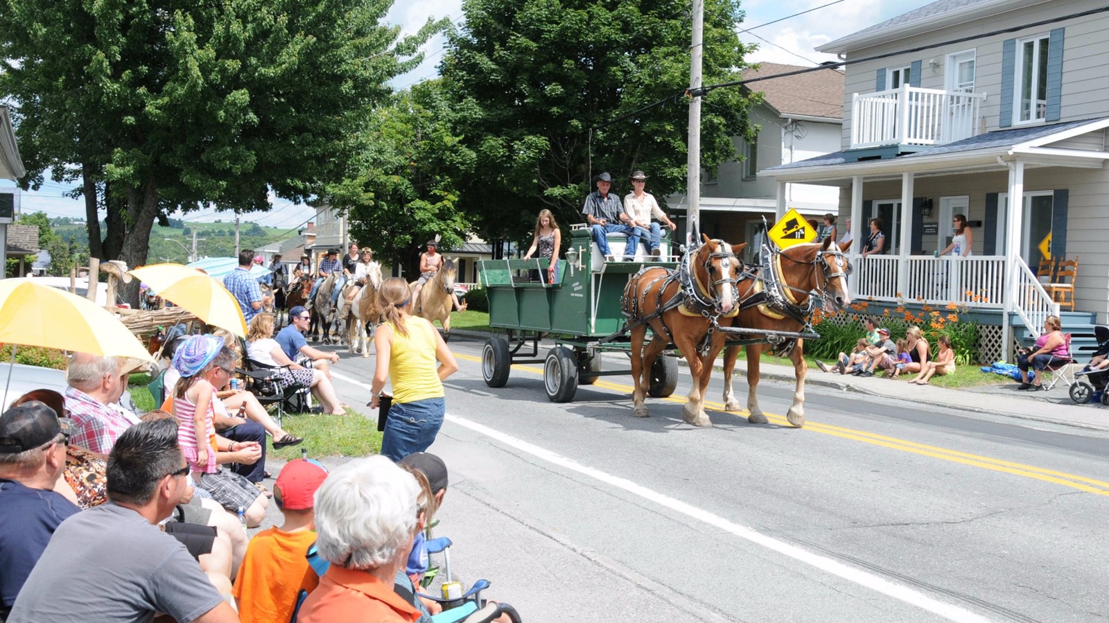 Images de la Grande parade de la 38e édition des Festivités western de Saint-Victor