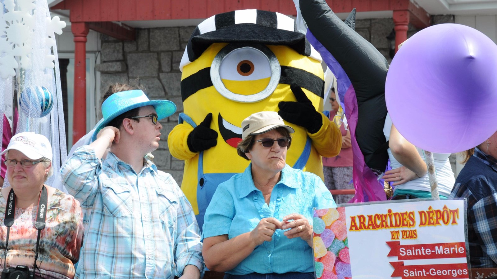 Images de la Grande parade de la 38e édition des Festivités western de Saint-Victor