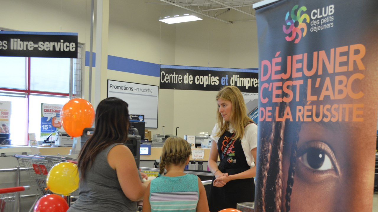 Bureau en gros amasse des dons pour le Club des petits déjeuners