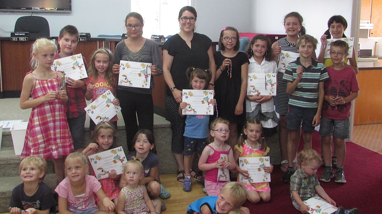 Les enfants du club de lecture TD en compagnie de Geneviève Bilodeau, artiste joaillière.