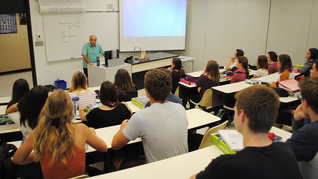 Des 1607 étudiants, on compte 1019 filles qui composent 63 % de la clientèle de l’institution.