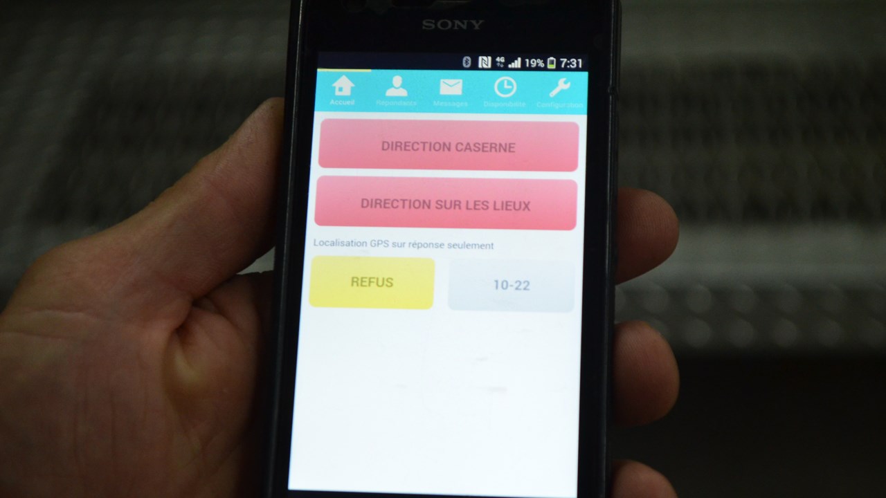 Voici un aperçu de l'interface de l'application lorsque les pompiers répondent à l'alerte.
