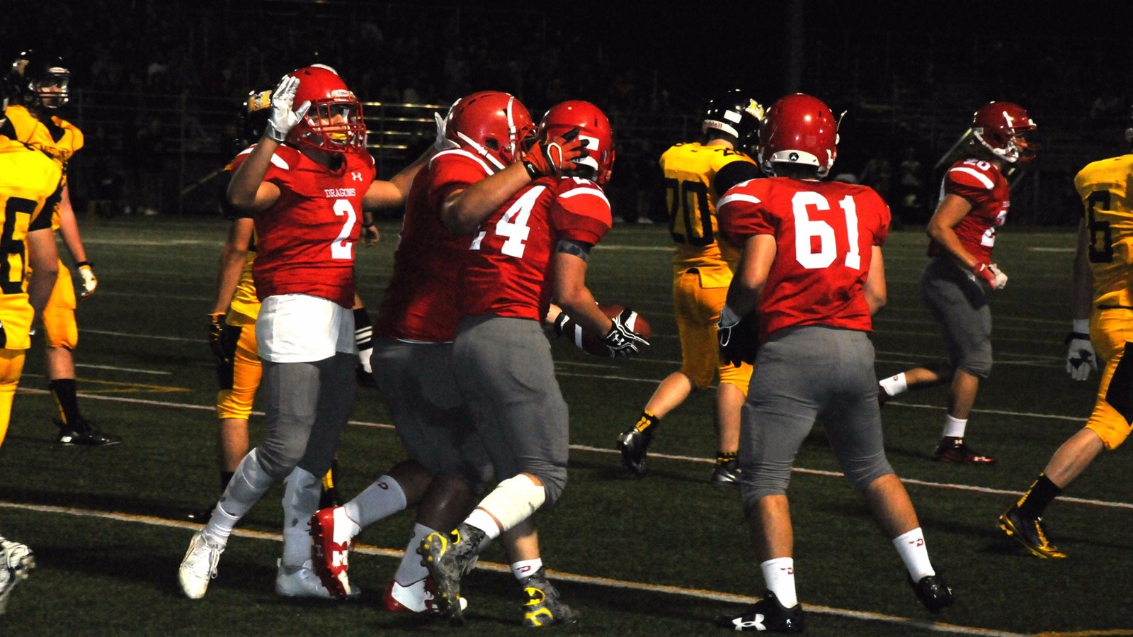 Les Dragons de la Polyvalente de Saint-Georges démolissent les Mustangs 51-0