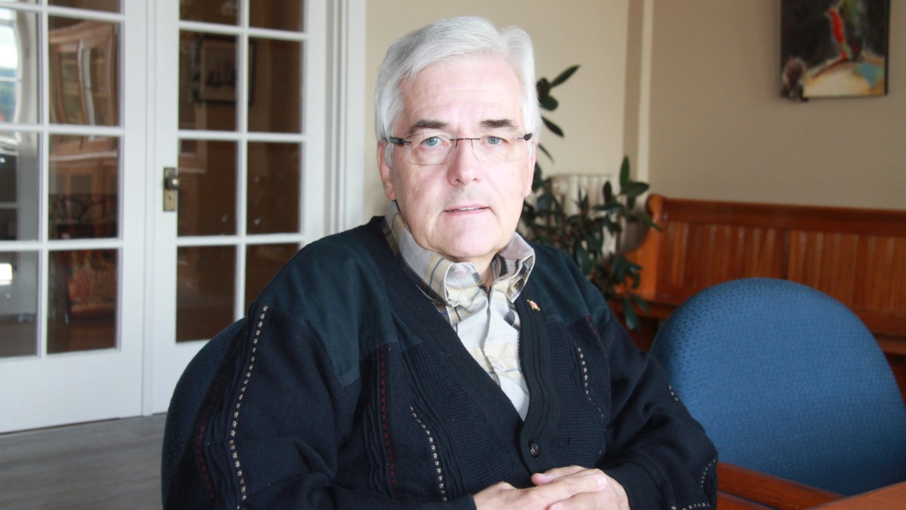 C’est à Yvon Thibodeau que l’on a confié le mandat de réunir les photos et de mettre sur pied l’exposition « Célébrons notre autoroute 73 » au Centre d’art et d’expositions à Saint-Georges.