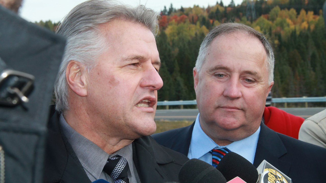 Le ministre des Transports et le député de Beauce-Sud.