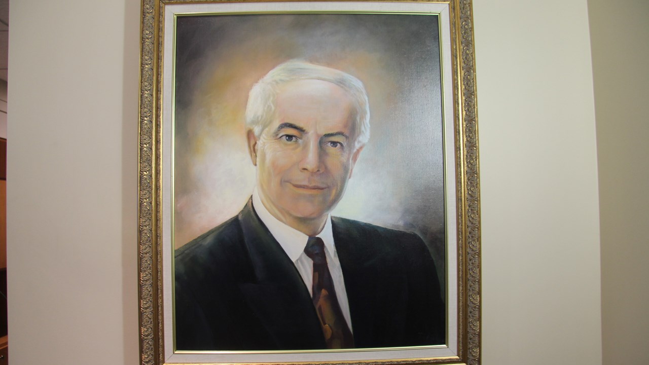 Portrait d'Hervé Pomerleau que l'on retrouve sur les murs de l'entreprise qu'il a fondée en 1964.