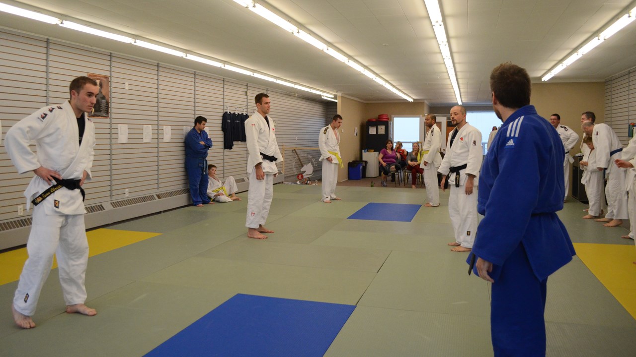 Antoine Valois-Fortier fait le bonheur d'une soixantaine de judokas à Saint-Georges