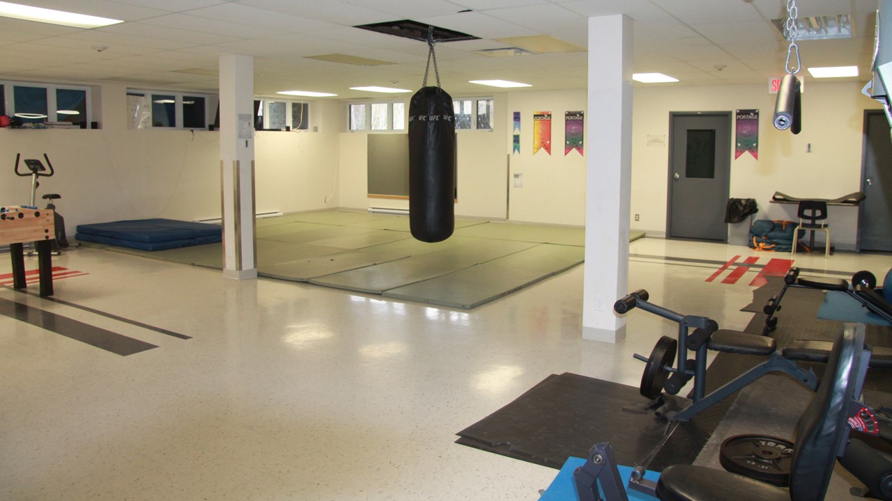 L'approche thérapeutique de Portage étant également axée sur la remise en forme physique, les jeunes y ont accès à un gymnase bien équipé.