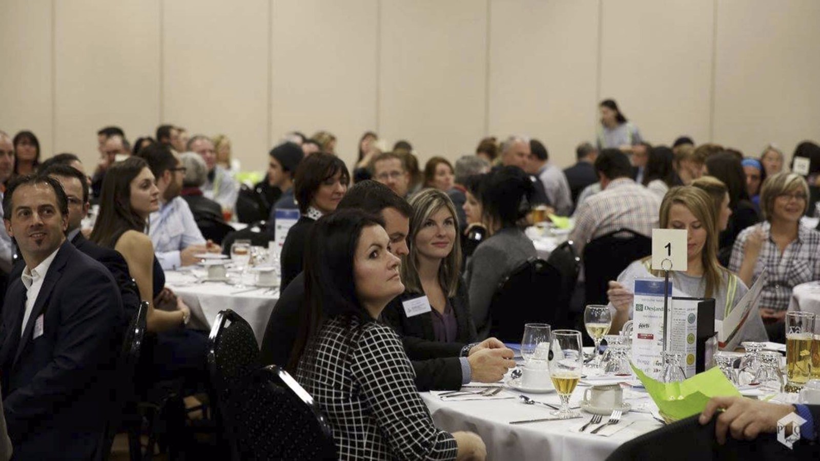 Mercredi dernier a eu lieu, au Centre Caztel de Sainte-Marie, la Grand réseautage 5 à 9 organisé par la Chambre de commerce et d'industrie Nouvelle-Beauce. Pour cette 5e édition, 160 commerçants étaient présents à l'événement.