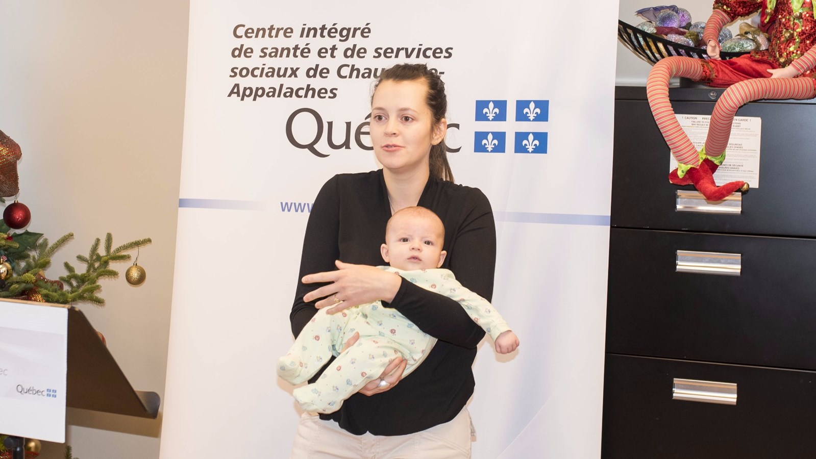 Claudine Lagueux-Champagne, mère du petit Alexy, né le 4 octobre dernier, est venue livrer un témoignage poignant à l'inauguration du nouveau point de service de sages-femmes à Saint-Georges, à la maison de la famille Beauce-Etchemin.