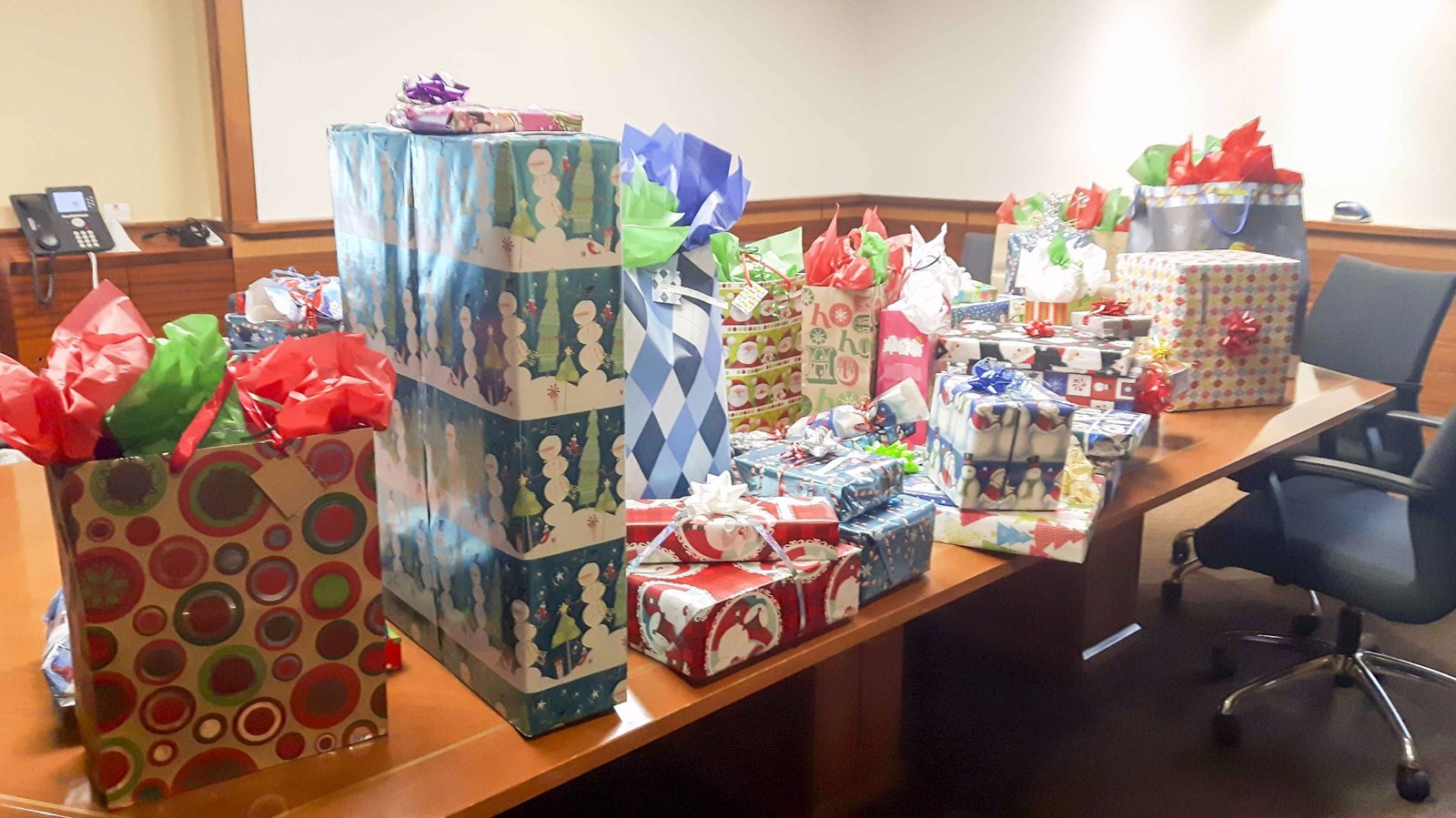 La 12e édition de l'opération « Un cadeau pour Noël » a permis de récolter plus de 2 000$ de dons et de gâter 225 enfants beaucerons en les comblant d'un cadeau pour le temps des Fêtes.