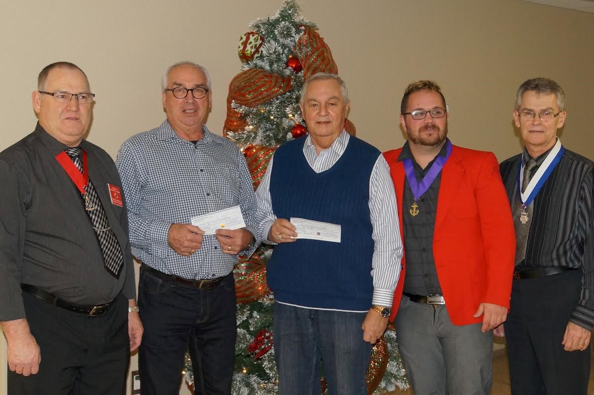 Réjean St-Hilaire chevalier Député district 83, Claude Duval Saint-Vincent-de-Paul de St-Georges, Caroll Morin Saint-Vincent-de-Paul de l’ Assomption,
François Houle Grand Chevalier, Richard Veilleux Coordonnateur Guignolée 2016.
 