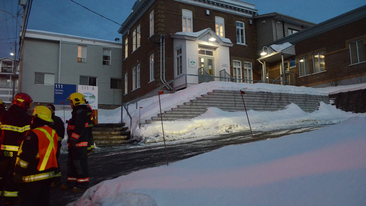 Intervention des pompiers au bâtiment abritant la MRC Robert-Cliche