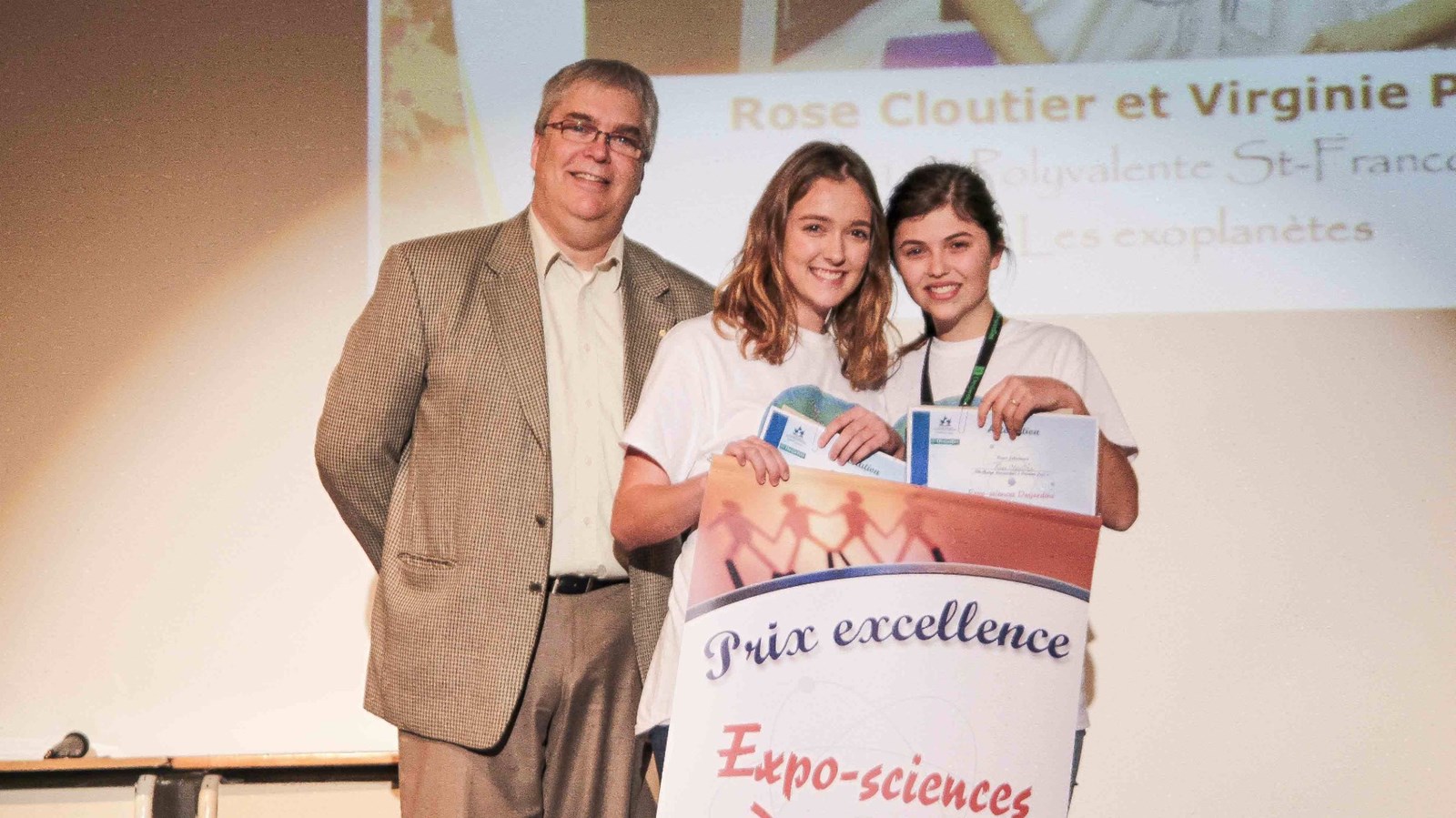 Pierre Couillard, Virginie Paquet et Rose Cloutier, gagnantes du 1er prix Challenge Desjardins.