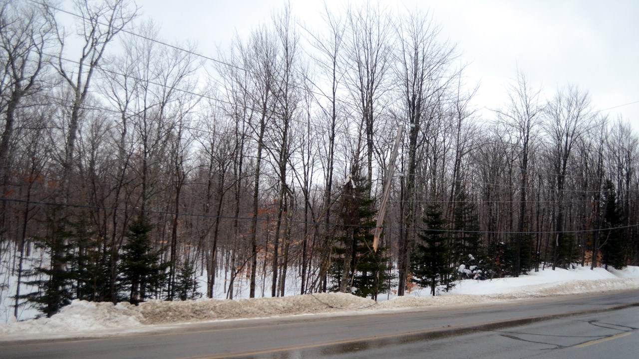 Une femme blessée lors d'une sortie de route à Vallée-Jonction