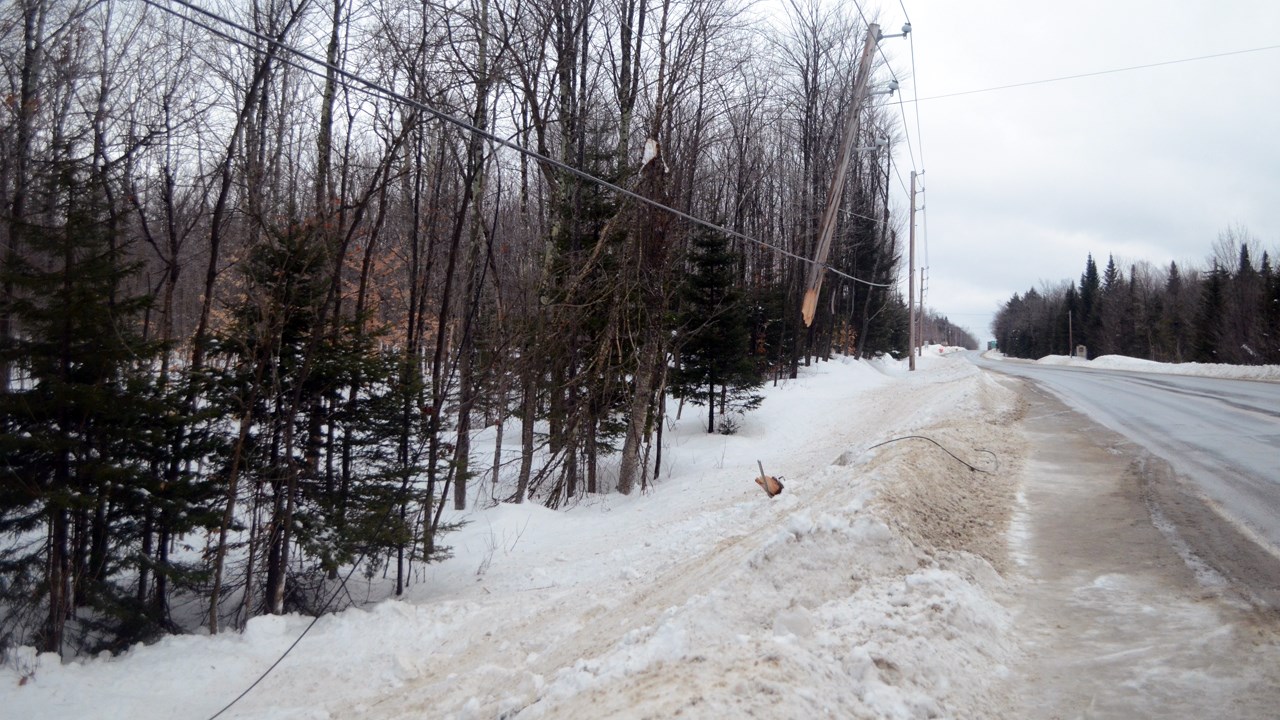 Une femme blessée lors d'une sortie de route à Vallée-Jonction