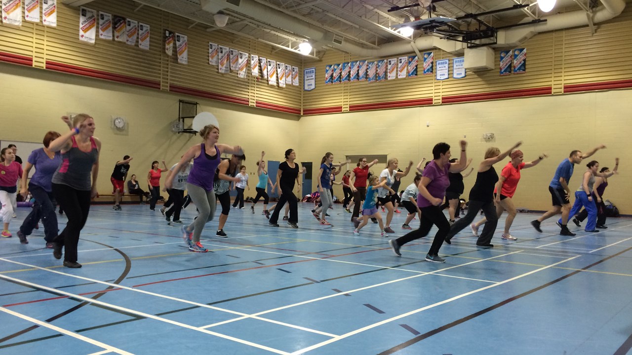 Activité de Zumba à l'événement « Bougeons pour la S.P.A. »