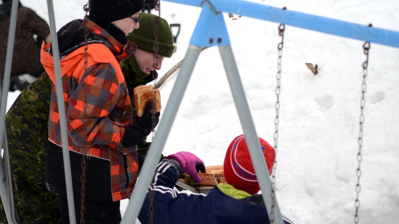 Une nuit à l'extérieur pour le corps de cadets de Saint-Zacharie