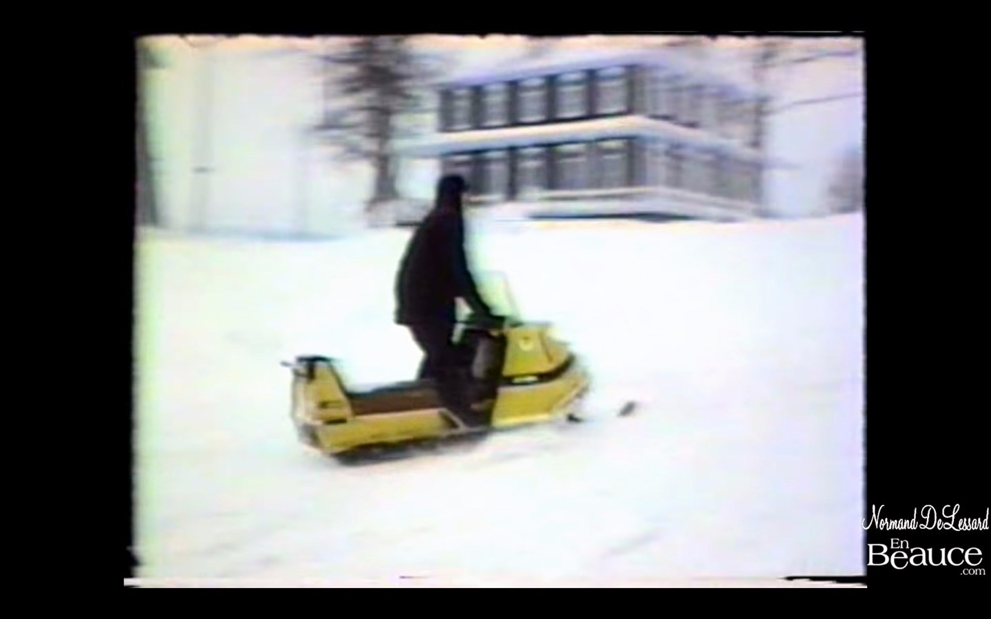 Normand DeLessard présente des images de Saint-Séverin en 1976.