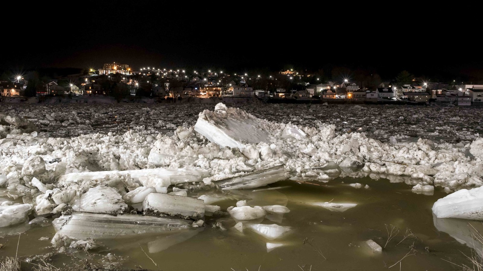 État des lieux de l'inondation moyenne à Beauceville samedi à 23h