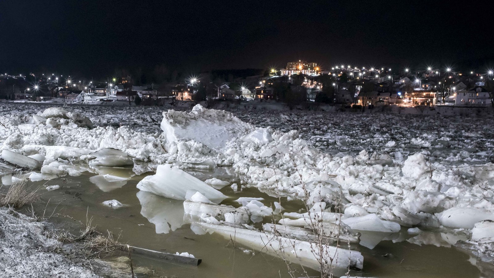 État des lieux de l'inondation moyenne à Beauceville samedi à 23h