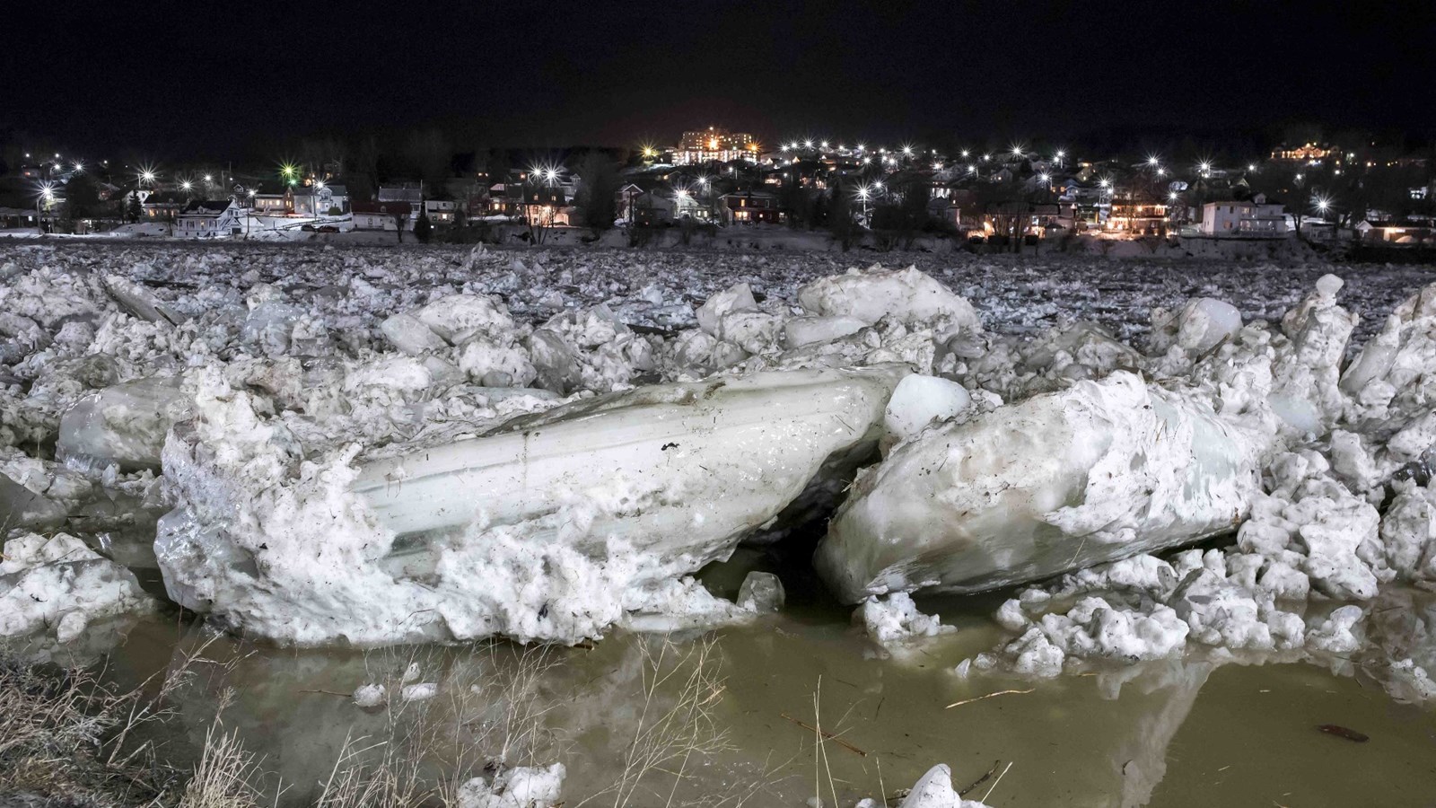 État des lieux de l'inondation moyenne à Beauceville samedi à 23h