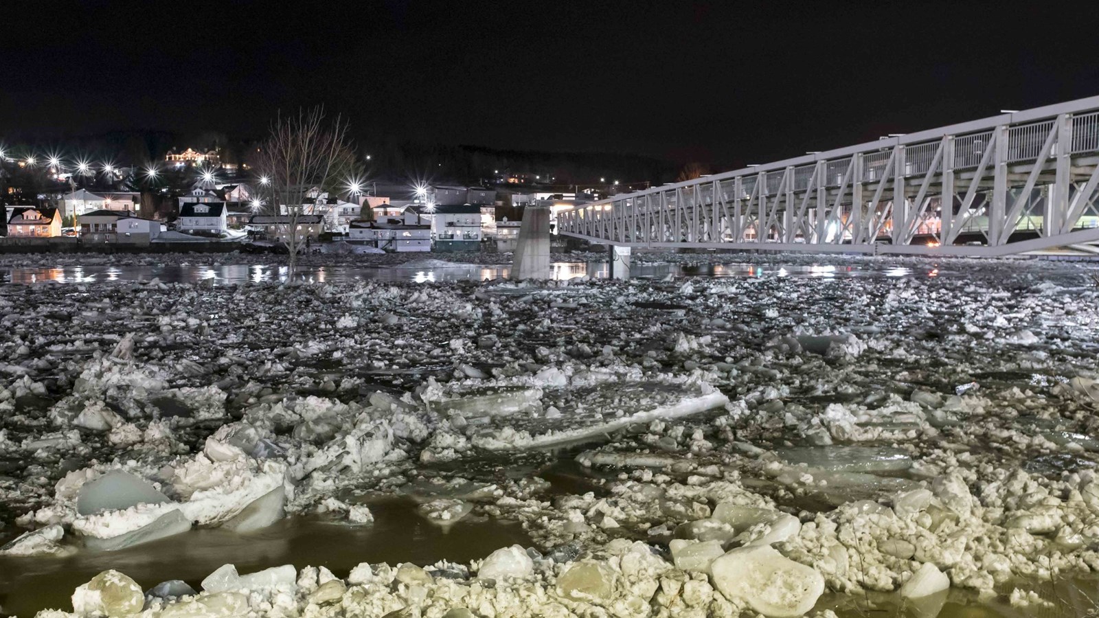État des lieux de l'inondation moyenne à Beauceville samedi à 23h