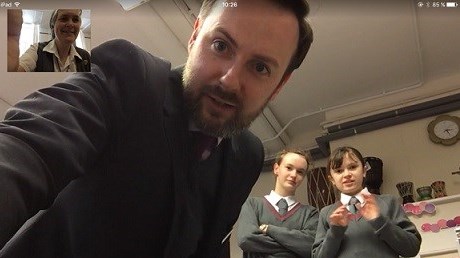 Les élèves de l'EJM ont communiqué avec avec des élèves de différents collèges Jésus-Marie à travers le monde par le biais de Skype et FaceTime.