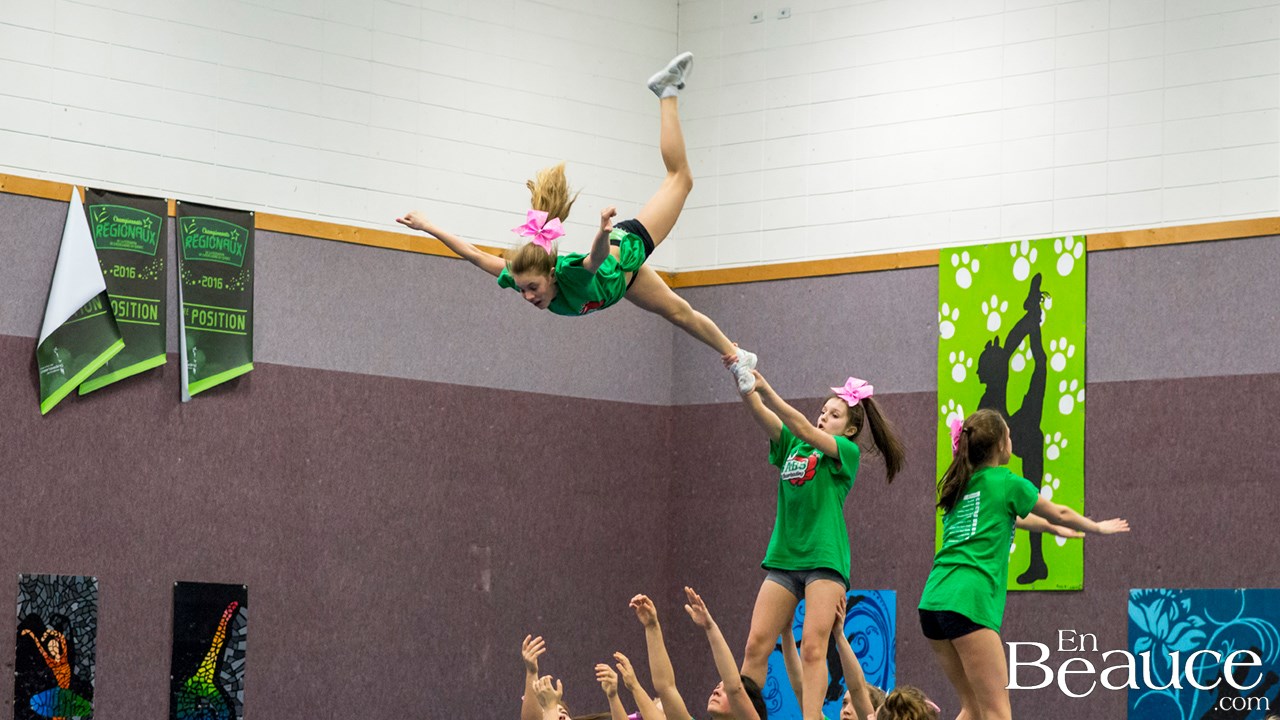 Les Jabs tenteront de se qualifier pour les championnats du monde de cheerleading