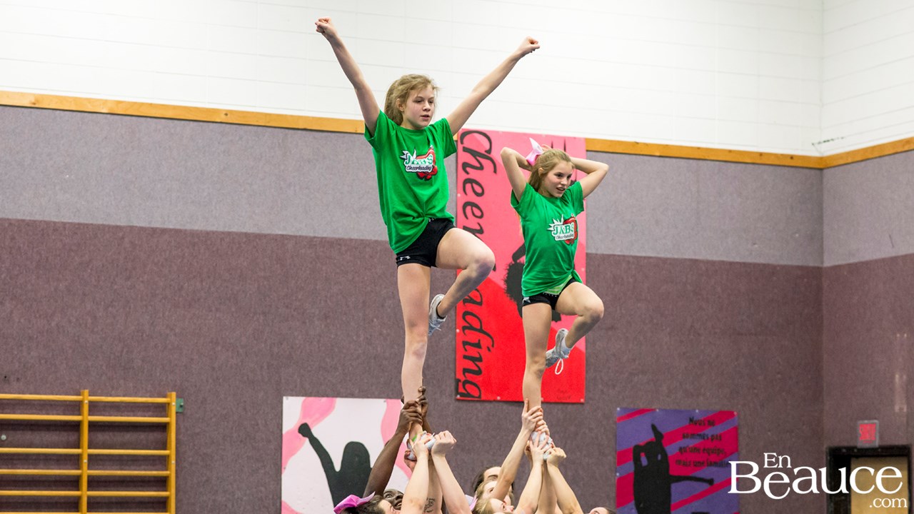 Les Jabs tenteront de se qualifier pour les championnats du monde de cheerleading